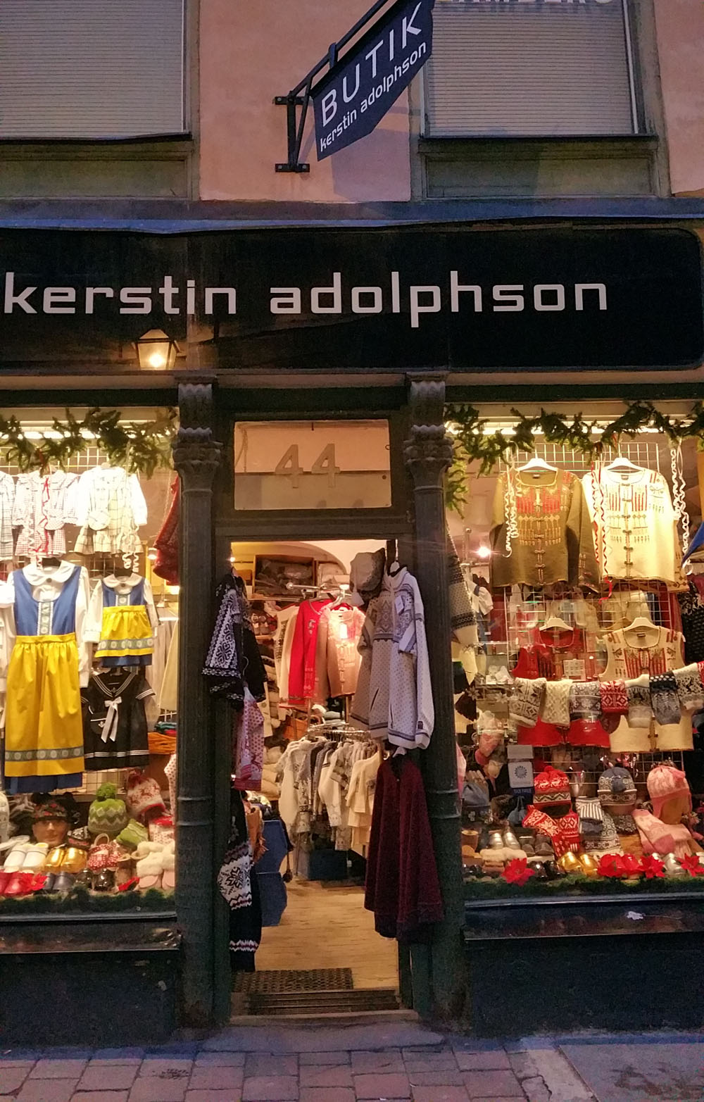 kirsten adolphson